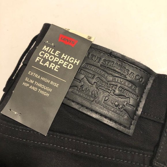 NWT Levis Cropped Flare Size 25x26 - Picture 6 of 13